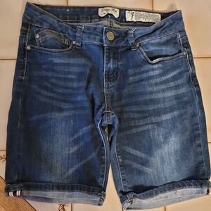 Indigo Rein long blue jean shorts sz.7